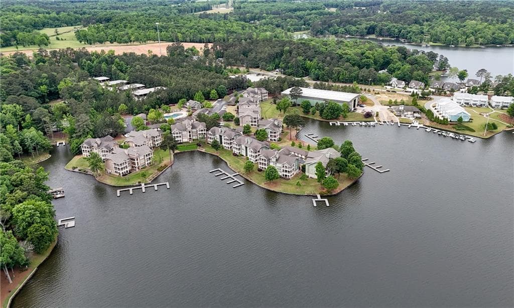 3 bedroom, 2 bathroom, 1,754 sq ft condominium for sale at 117 S Bay Road 402, Eatonton, GA 31024 — photo 4