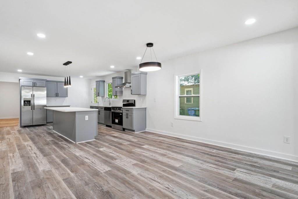 4 bedroom, 3 bathroom, 2,352 sq ft single family residence for sale at 2624 Peyton Road, Atlanta, GA 30318 — photo 3