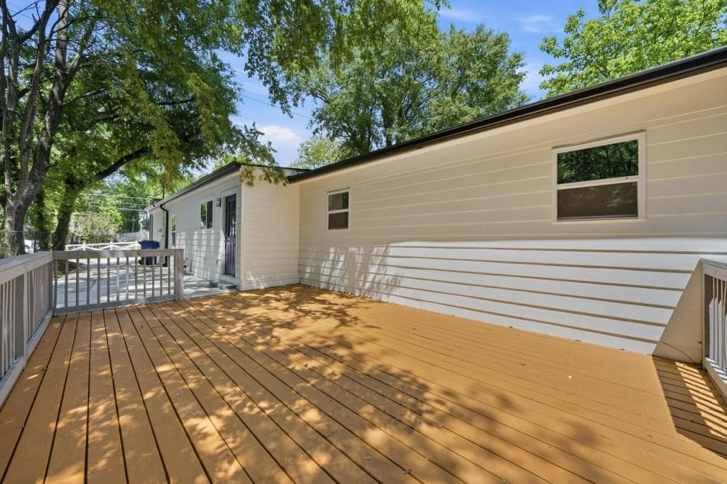 4 bedroom, 3 bathroom, 2,352 sq ft single family residence for sale at 2624 Peyton Road, Atlanta, GA 30318 — photo 6