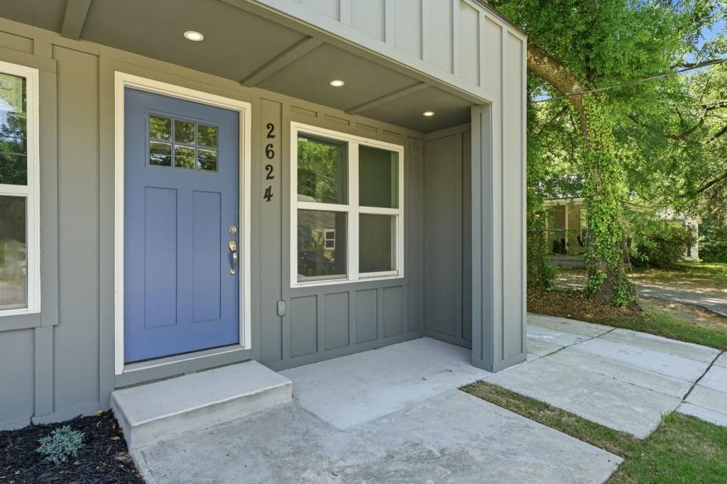 4 bedroom, 3 bathroom, 2,352 sq ft single family residence for sale at 2624 Peyton Road, Atlanta, GA 30318 — photo 9