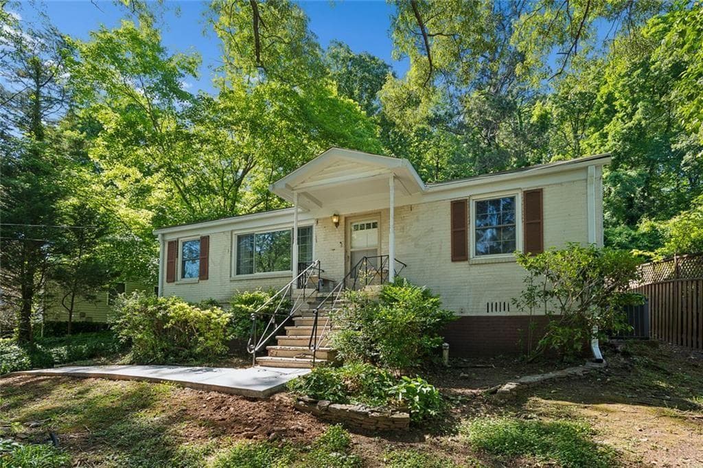 3 bedroom, 2 bathroom, 1,182 sq ft single family residence for sale at 1972 Shalimar Drive, Atlanta, GA 30345 — photo 2