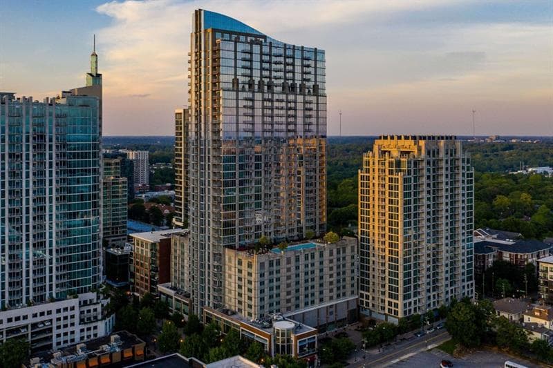 2 bedroom, 1 bathroom, 861 sq ft condominium sold at 855 Peachtree Street 2010, Atlanta, GA 30308