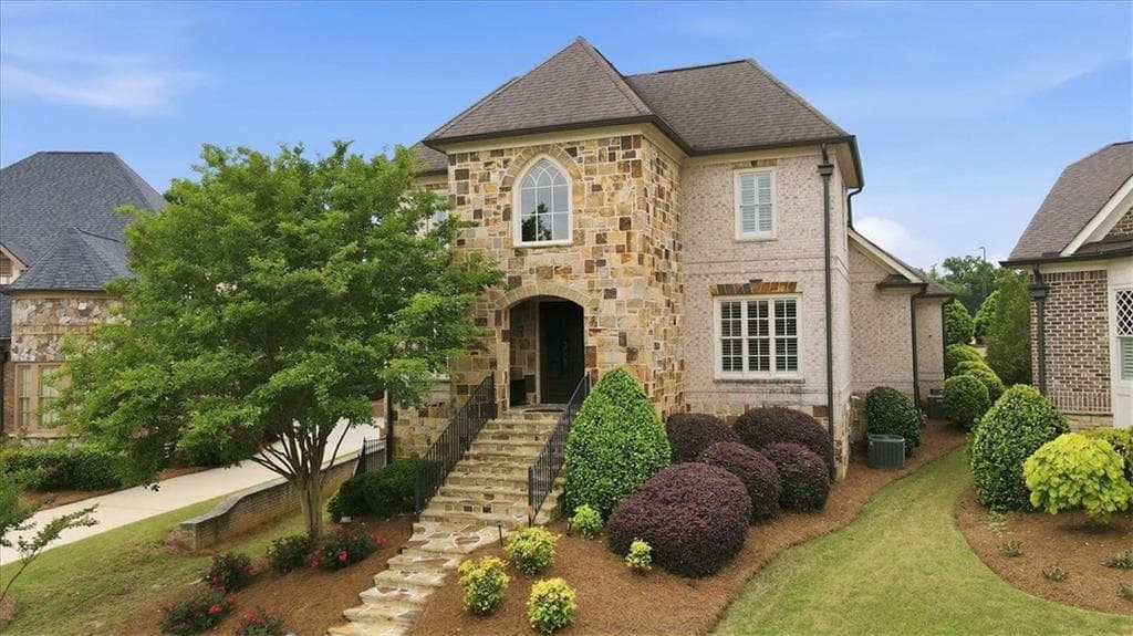 7 bedroom, 6 bathroom, 5,630 sq ft single family residence for sale at 5869 Chickasaw Lane, Braselton, GA 30517 — photo 1 of 71