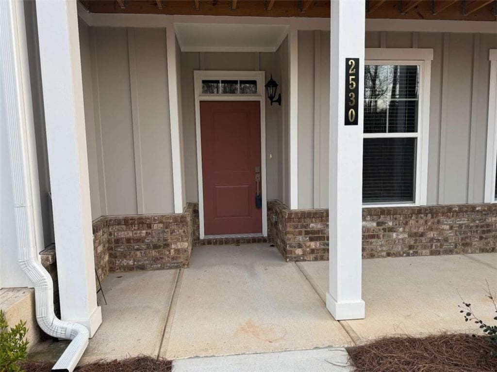 3 bedroom, 3 bathroom, 1,869 sq ft townhouse for rent at 2530 Harbor Ridge Pass, Gainesville, GA 30507 for $2,150 a month — photo 2