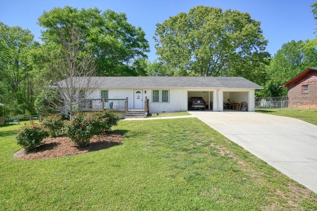 3 bedroom, 1 bathroom, 1,175 sq ft single family residence for sale at 1214 Marshall Fuller Road, Dallas, GA 30157 — photo 1 of 44