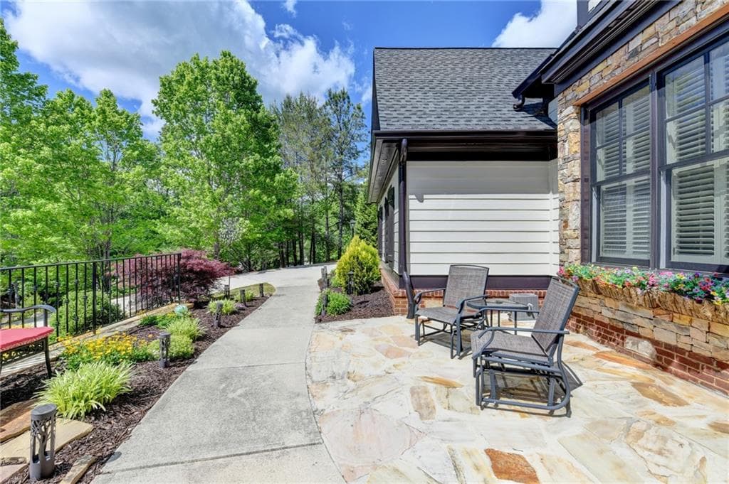 4 bedroom, 5 bathroom, 4,300 sq ft single family residence under contract at 10 Cavender Run, Dahlonega, GA 30533 — photo 4
