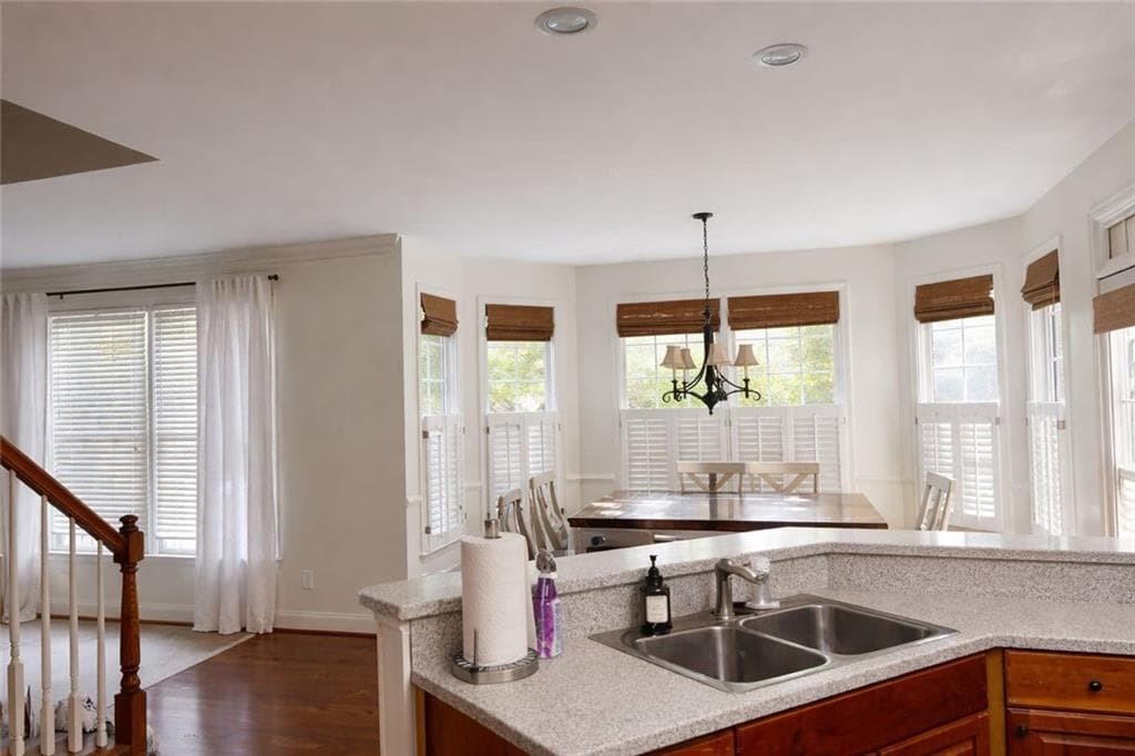 5 bedroom, 5 bathroom, 4,825 sq ft single family residence for sale at 905 Misty Wood Lane, Suwanee, GA 30024 — photo 9