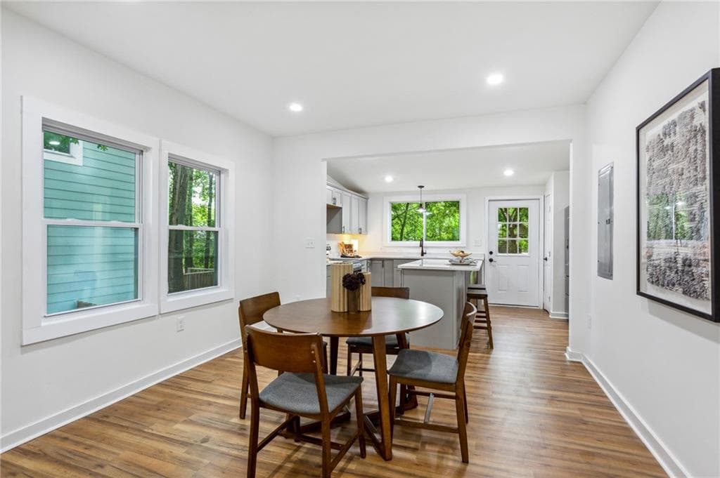 3 bedroom, 2 bathroom, 1,344 sq ft single family residence under contract at 698 Garibaldi Street, Atlanta, GA 30310 — photo 5