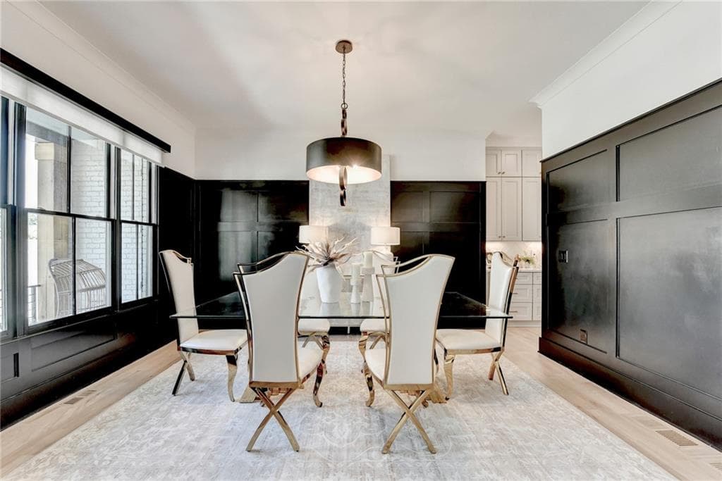 6 bedroom, 6 bathroom, 7,441 sq ft single family residence for sale at 1370 Rumson Lane, Alpharetta, GA 30004 — photo 7