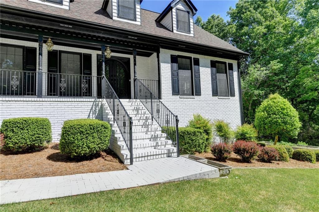 6 bedroom, 6 bathroom, 5,398 sq ft single family residence for sale at 1505 Old Fountain Road, Lawrenceville, GA 30043 — photo 4