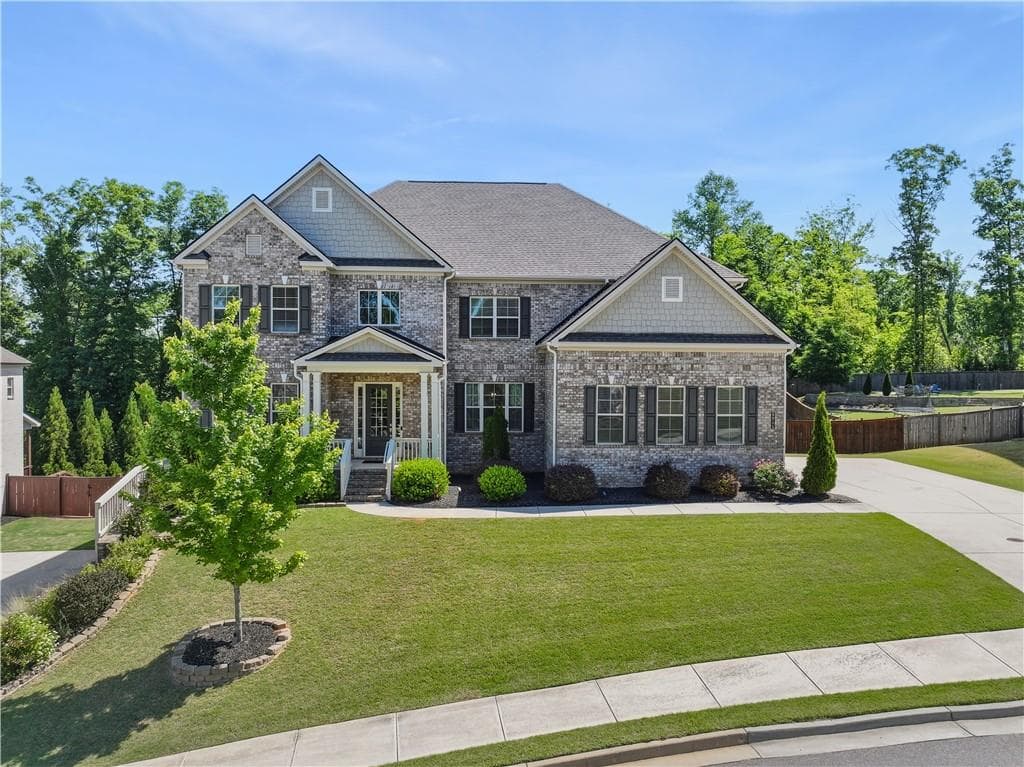 6 bedroom, 6 bathroom, 6,456 sq ft single family residence for sale at 5911 Ashley Falls Lane, Flowery Branch, GA 30542 — photo 2