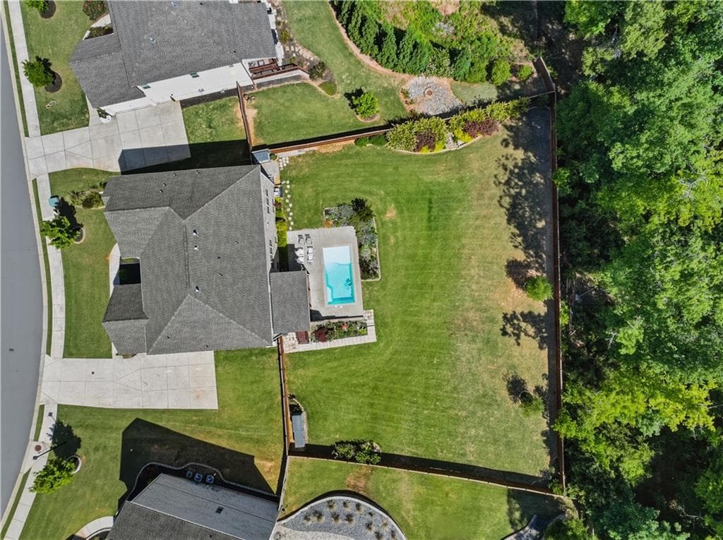 6 bedroom, 6 bathroom, 6,456 sq ft single family residence for sale at 5911 Ashley Falls Lane, Flowery Branch, GA 30542 — photo 3