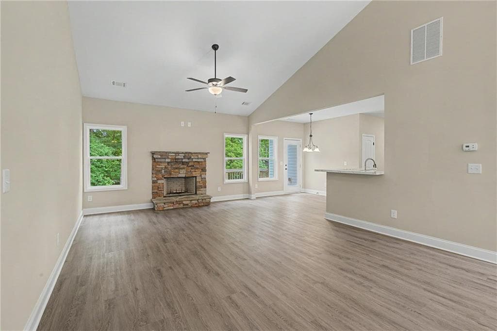 4 bedroom, 3 bathroom, 3,508 sq ft single family residence under contract at 504 Iris Way, Villa Rica, GA 30180 — photo 8