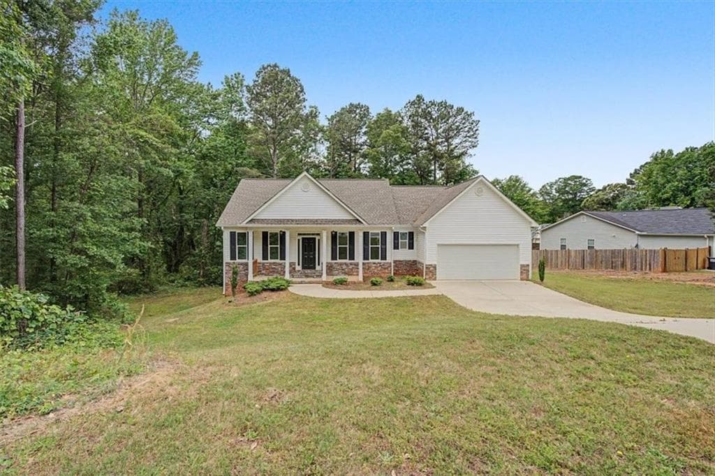 4 bedroom, 3 bathroom, 3,508 sq ft single family residence under contract at 504 Iris Way, Villa Rica, GA 30180 — photo 4