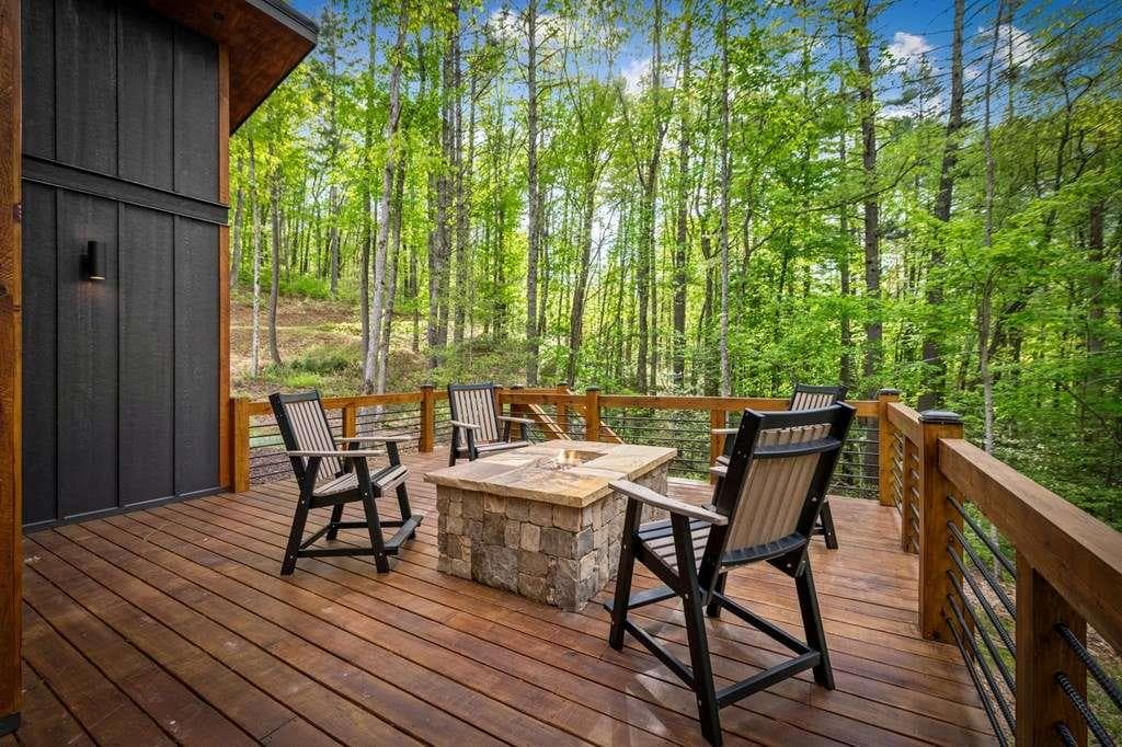 3 bedroom, 3 bathroom, 1,585 sq ft single family residence for sale at 42 Rolling Rapids, Blue Ridge, GA 30513 — photo 8