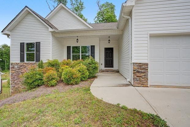 6 bedroom, 3 bathroom, 3,040 sq ft single family residence for sale at 104 Woodside Court, Temple, GA 30179 — photo 4