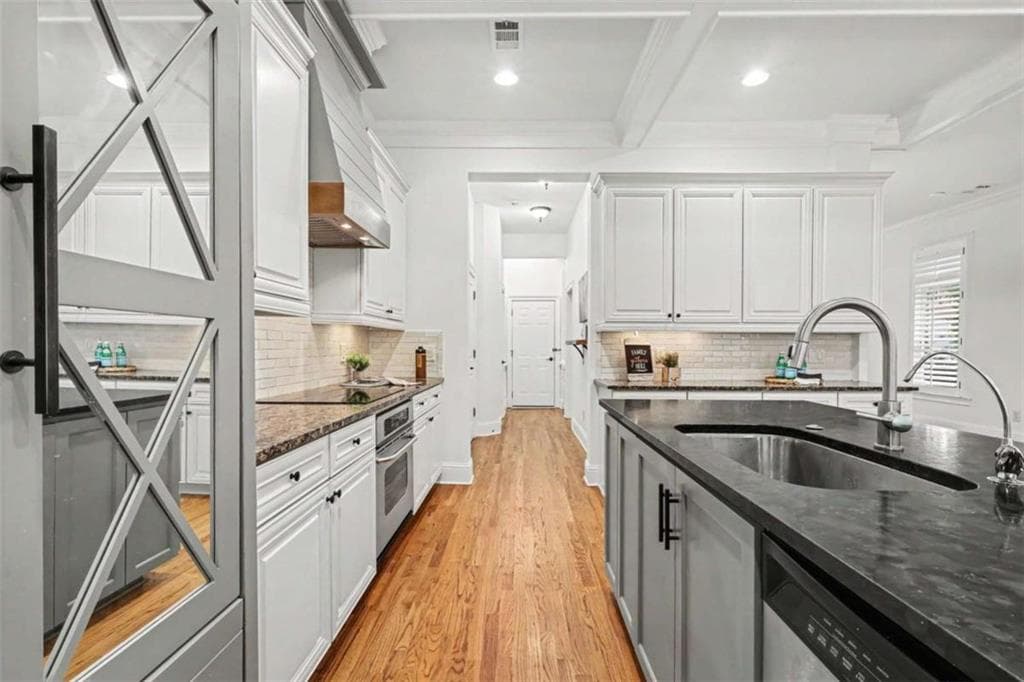 4 bedroom, 6 bathroom, 4,044 sq ft townhouse for sale at 6070 Narcissa Place, Johns Creek, GA 30097 — photo 9