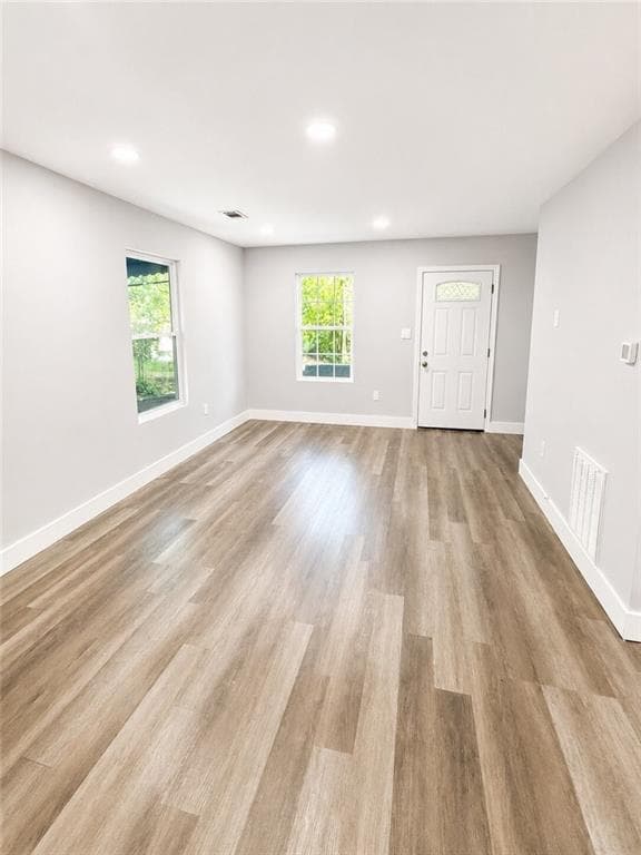 3 bedroom, 2 bathroom, 1,300 sq ft single family residence for sale at 342 Lincoln Street SW, Atlanta, GA 30315 — photo 4