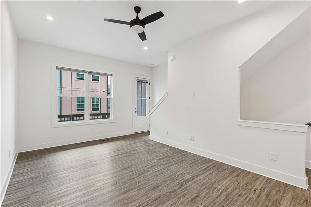 2 bedroom, 2 bathroom, 1,120 sq ft townhouse for sale at 140 COLOR Circle, Atlanta, GA 30317 — photo 5