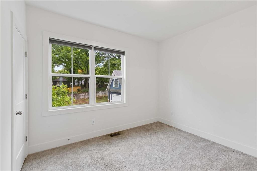 2 bedroom, 2 bathroom, 1,120 sq ft townhouse for sale at 140 COLOR Circle, Atlanta, GA 30317 — photo 7
