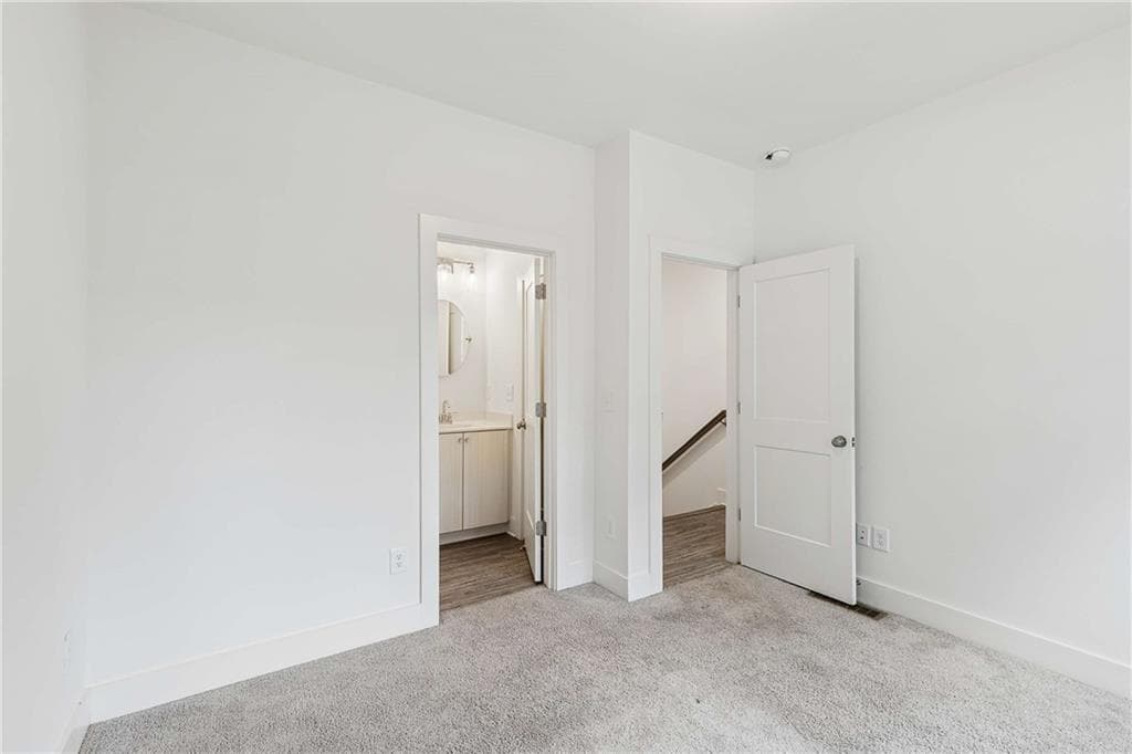 2 bedroom, 2 bathroom, 1,120 sq ft townhouse for sale at 140 COLOR Circle, Atlanta, GA 30317 — photo 8