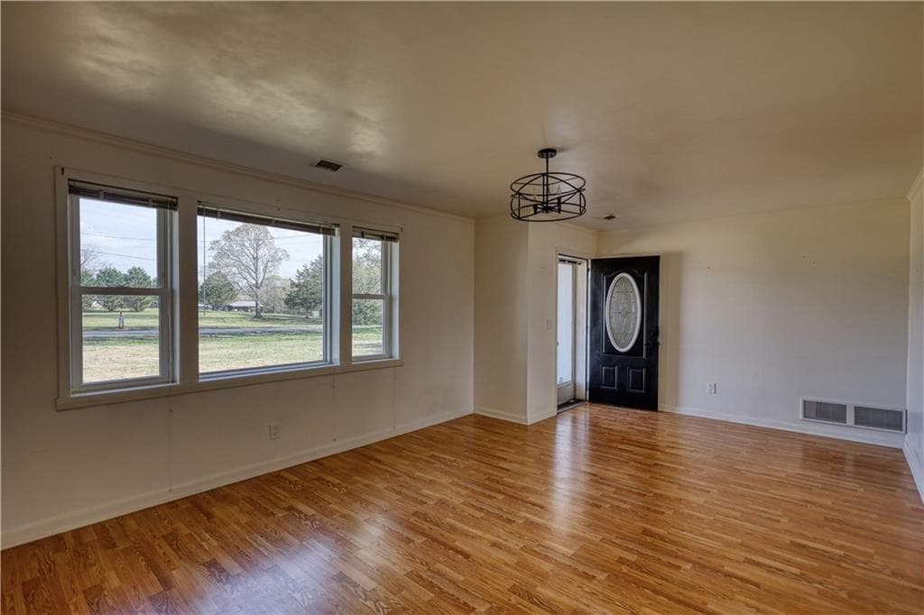 3 bedroom, 2 bathroom, 2,249 sq ft single family residence for sale at 10 Wolfskin Road, Arnoldsville, GA 30619 — photo 6