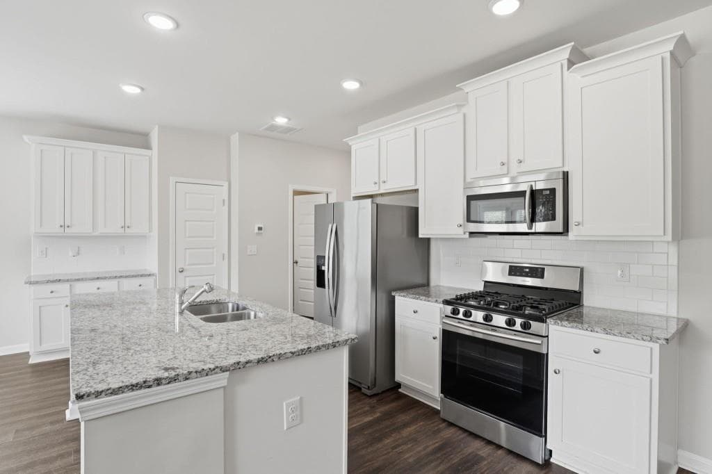 3 bedroom, 3 bathroom, 1,753 sq ft townhouse for rent at 3617 Prospect Point Drive, Oakwood, GA 30566 for $1,950 a month — photo 6