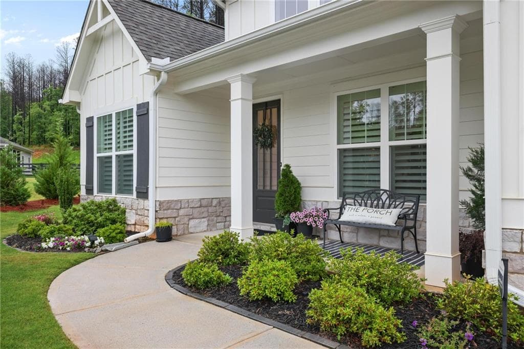 3 bedroom, 3 bathroom, 2,566 sq ft single family residence under contract at 17 Magnolia Court, Dallas, GA 30132 — photo 2