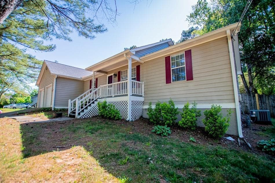 3 bedroom, 2 bathroom, 1,476 sq ft single family residence for sale at 1268 Cohran Store Road, Douglasville, GA 30134 — photo 3