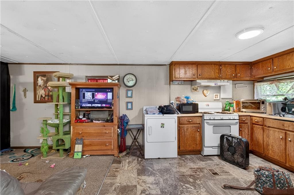 2 bedroom, 1 bathroom, 650 sq ft single family residence for sale at 2024 Ball Ground Highway, Canton, GA 30114 — photo 7