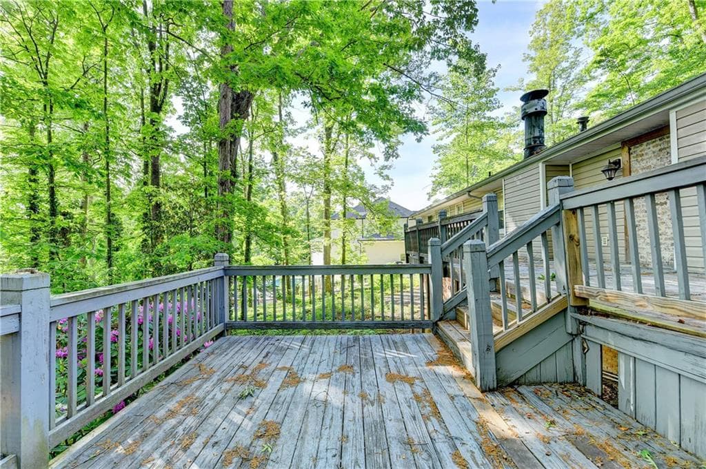 single family residence under contract at 3740 Clubland Drive, Marietta, GA 30068 — photo 4