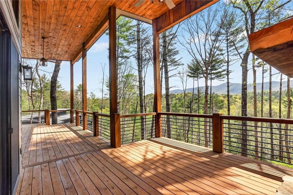 3 bedroom, 5 bathroom, 3,245 sq ft single family residence under contract at 95 Sapulpa Court, Ellijay, GA 30540 — photo 4