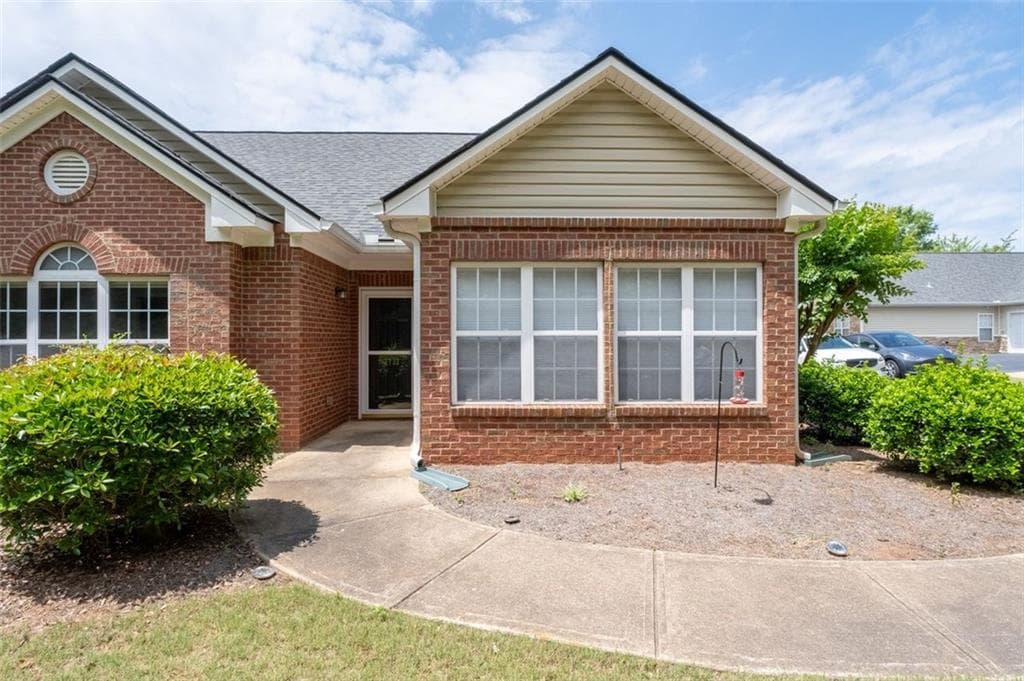 2 bedroom, 2 bathroom, 1,332 sq ft condominium for sale at 3732 Villa Springs Circle, Powder Springs, GA 30127 — photo 2