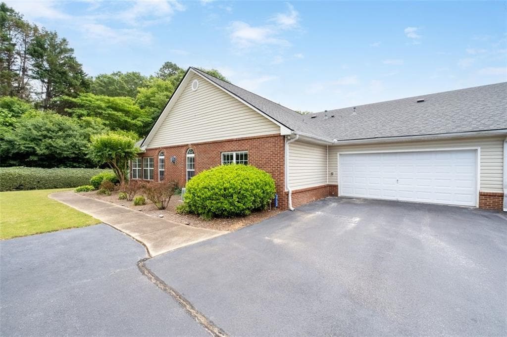 2 bedroom, 2 bathroom, 1,332 sq ft condominium for sale at 3732 Villa Springs Circle, Powder Springs, GA 30127 — photo 4