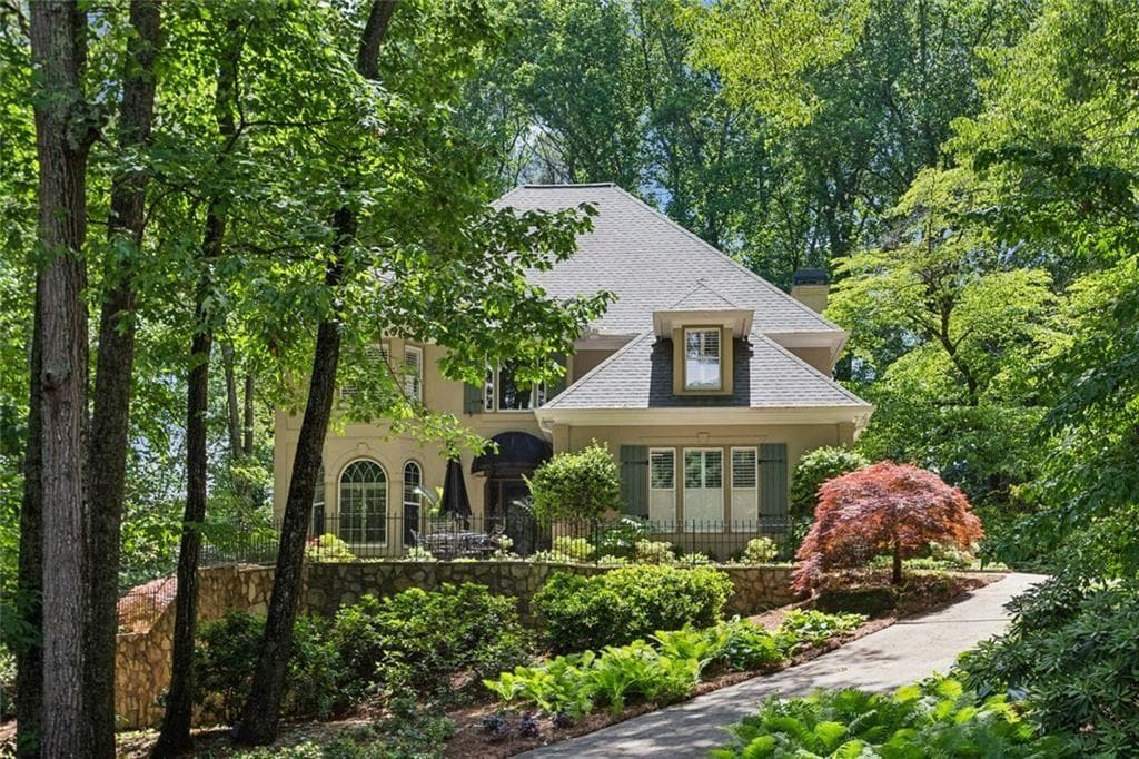 5 bedroom, 6 bathroom, 4,991 sq ft single family residence sold at 1600 Savannah Court, Smyrna, GA 30080