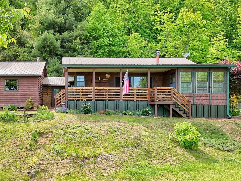 2 bedroom, 2 bathroom, 1,416 sq ft single family residence sold at 306 Frontier Road, Tiger, GA 30576