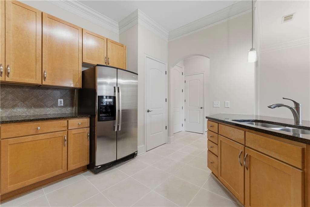 1 bedroom, 1 bathroom, 1,021 sq ft condominium for sale at 3621 Vinings Slope 3511, Atlanta, GA 30339 — photo 4