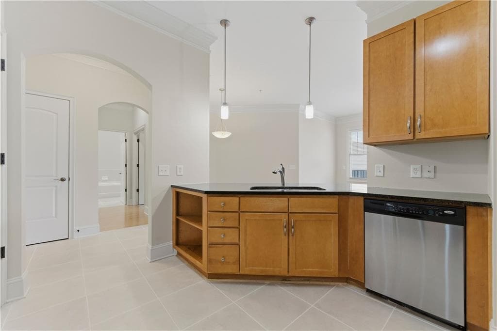 1 bedroom, 1 bathroom, 1,021 sq ft condominium for sale at 3621 Vinings Slope 3511, Atlanta, GA 30339 — photo 6