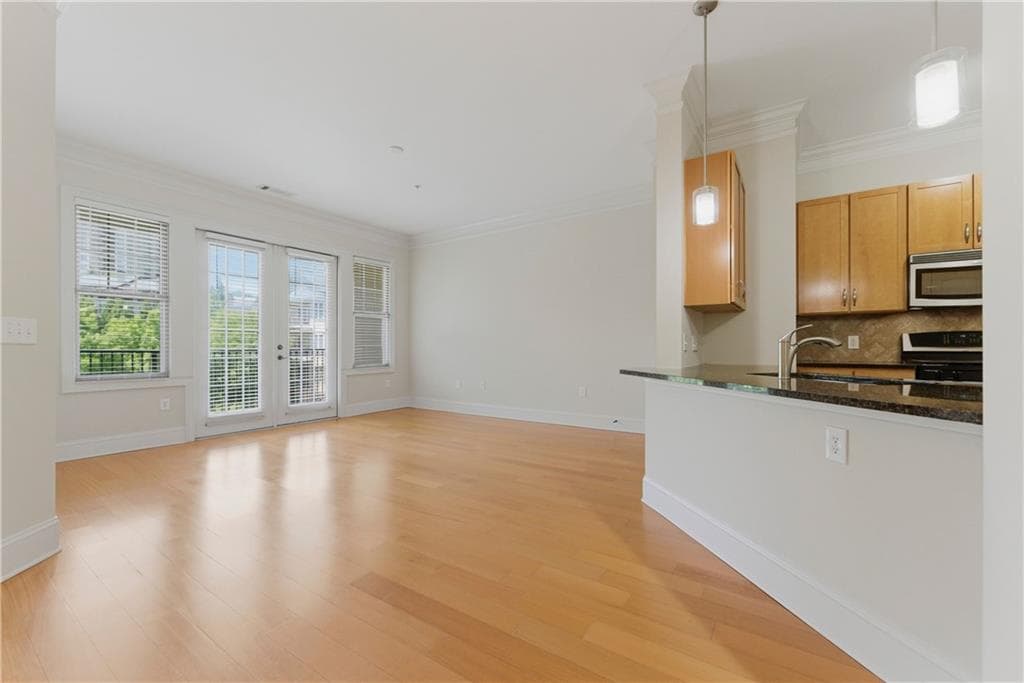 1 bedroom, 1 bathroom, 1,021 sq ft condominium for sale at 3621 Vinings Slope 3511, Atlanta, GA 30339