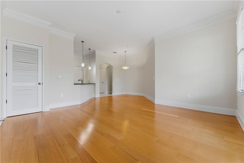 1 bedroom, 1 bathroom, 1,021 sq ft condominium for sale at 3621 Vinings Slope 3511, Atlanta, GA 30339 — photo 8