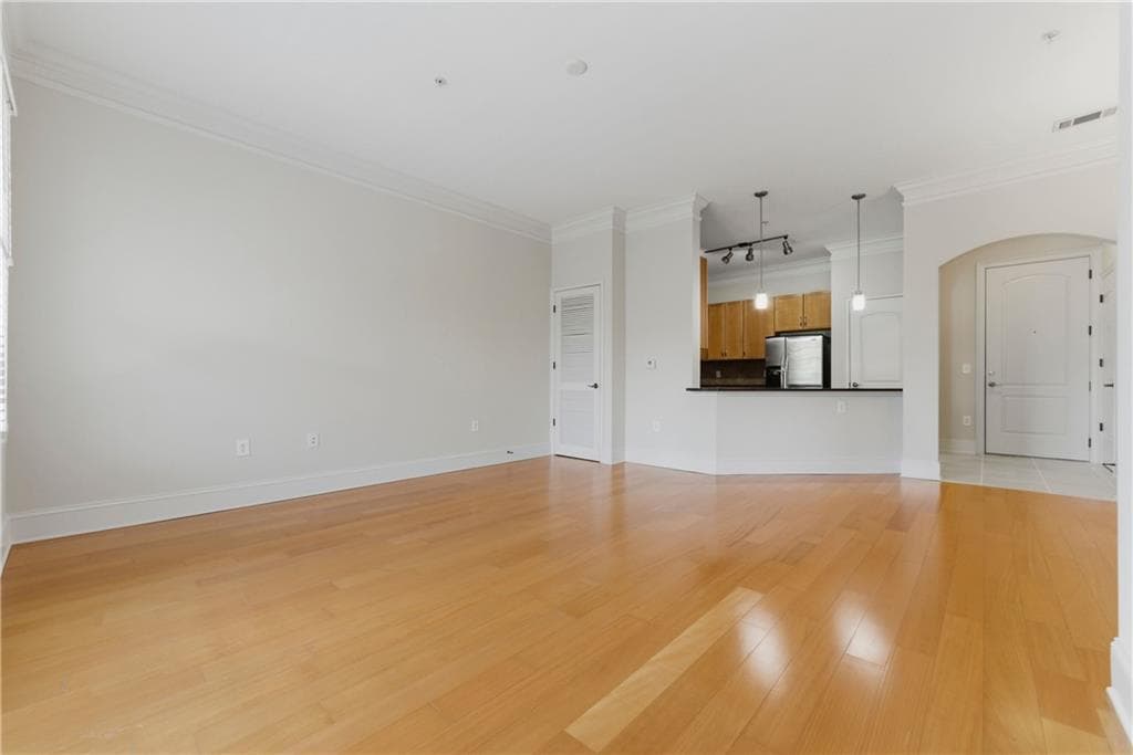 1 bedroom, 1 bathroom, 1,021 sq ft condominium for sale at 3621 Vinings Slope 3511, Atlanta, GA 30339 — photo 9