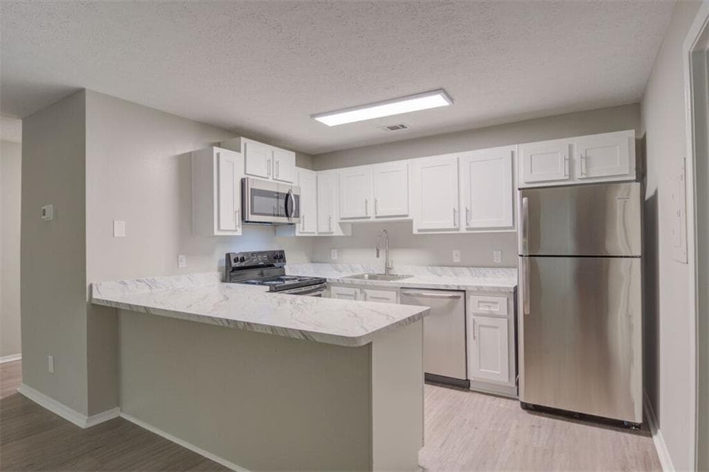 1 bedroom, 1 bathroom, 685 sq ft apartment for rent at 1000 Lake Ridge Parkways 1305, Riverdale, GA 30296 for $1,217 a month — photo 3