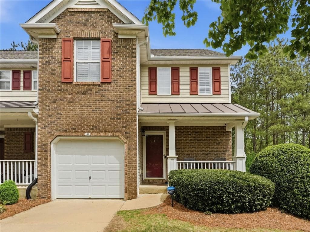 3 bedroom, 3 bathroom, 2,062 sq ft townhouse for sale at 140 Fox Creek Drive, Woodstock, GA 30188