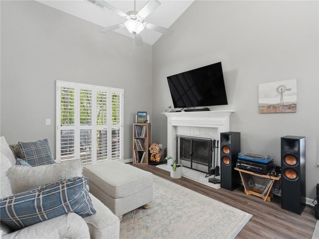 3 bedroom, 3 bathroom, 2,062 sq ft townhouse for sale at 140 Fox Creek Drive, Woodstock, GA 30188 — photo 5
