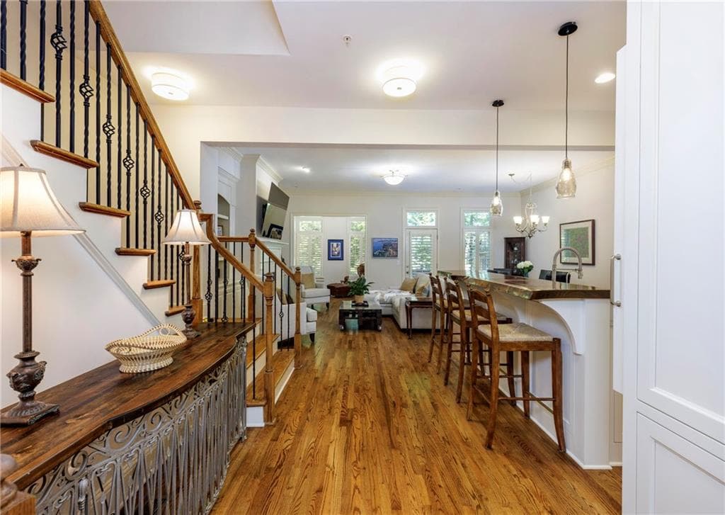4 bedroom, 4 bathroom, 3,350 sq ft townhouse for sale at 2008 Hidden Alley, Alpharetta, GA 30009 — photo 4