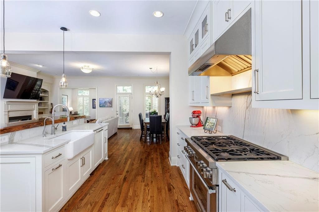4 bedroom, 4 bathroom, 3,350 sq ft townhouse for sale at 2008 Hidden Alley, Alpharetta, GA 30009 — photo 6