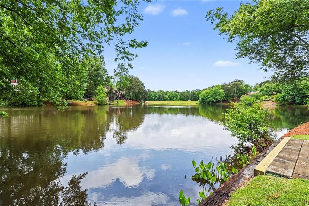 8895 Willowbrae Lane, Roswell, GA 30076 — most recent listing photo