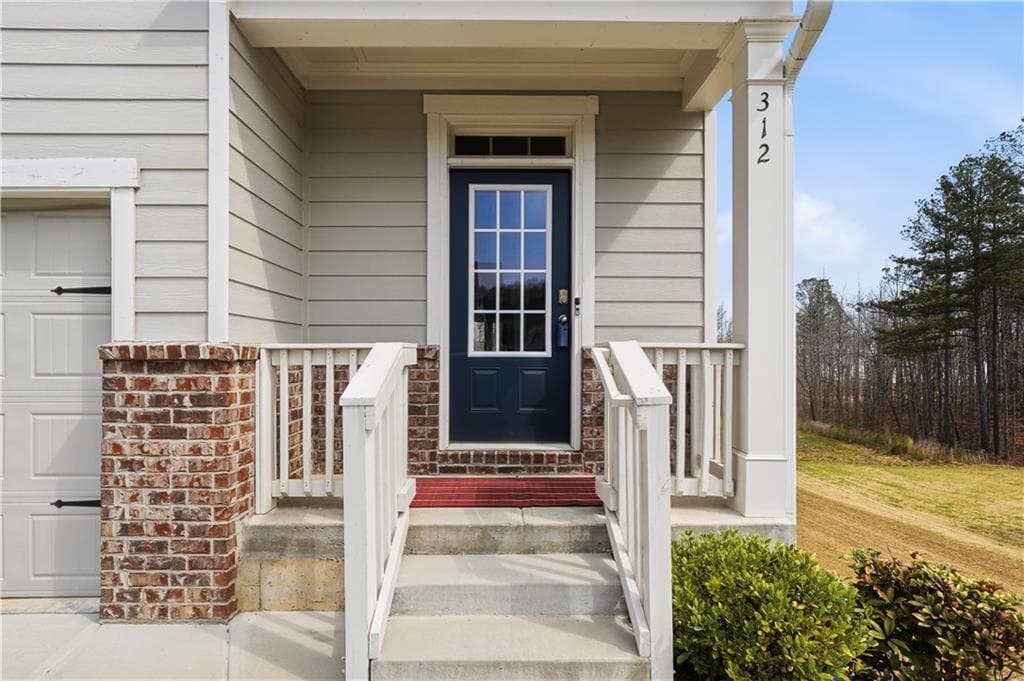 5 bedroom, 3 bathroom, 2,388 sq ft single family residence for sale at 312 Etowah Parkway, Dawsonville, GA 30534 — photo 3