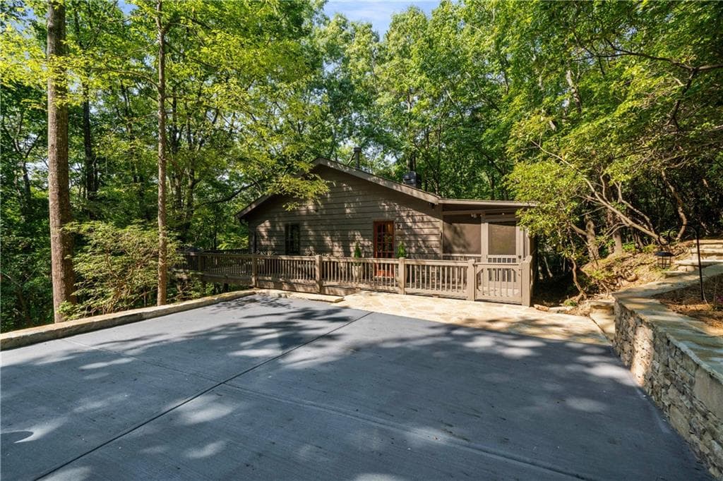 3 bedroom, 3 bathroom, 2,106 sq ft single family residence for sale at 62 Crazy Bear Ridge, Jasper, GA 30143 — photo 1 of 29