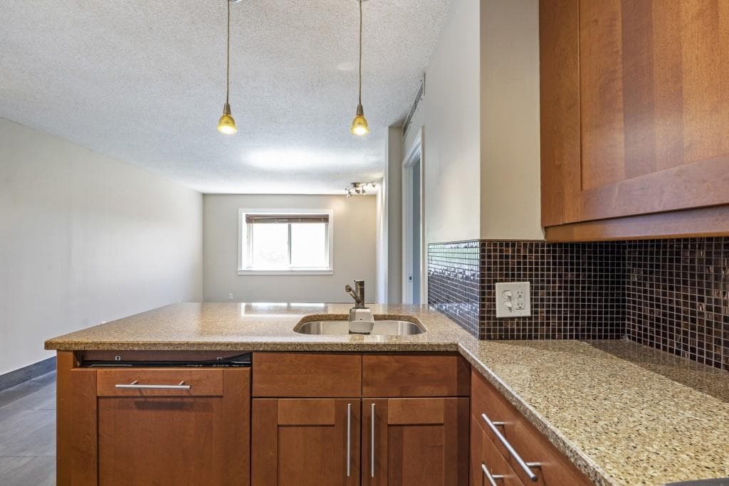 1 bedroom, 1 bathroom, 611 sq ft condominium for sale at 2285 Peachtree Road 703, Atlanta, GA 30309 — photo 9